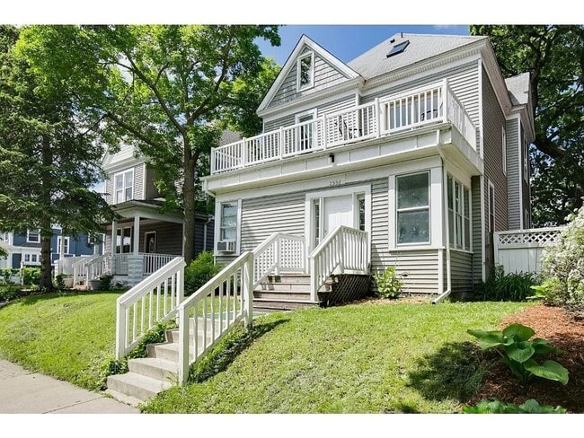 Building Photo - 2556 Dupont Ave S