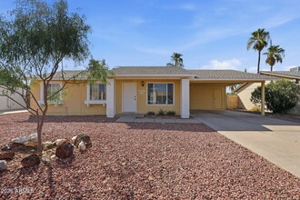 Building Photo - 3427 E Helena Dr