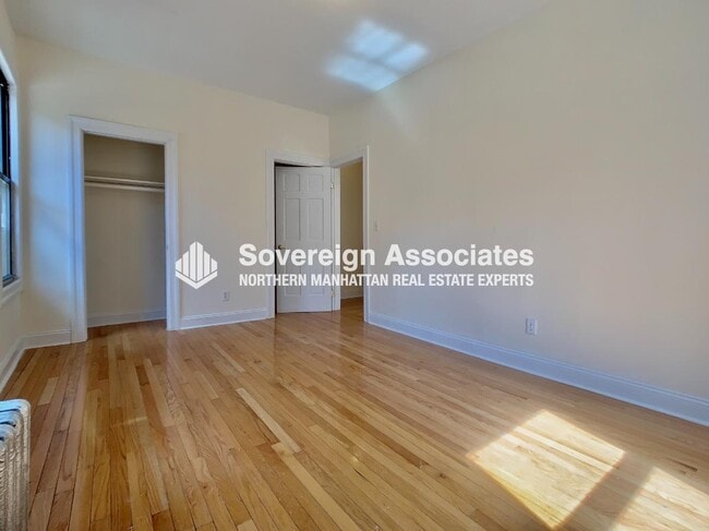Foto del edificio - 270 Fort Washington Ave