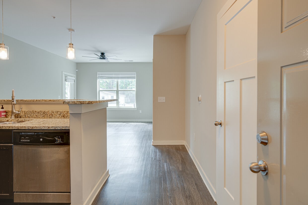 Primary Photo - 414 Rosedale Ave