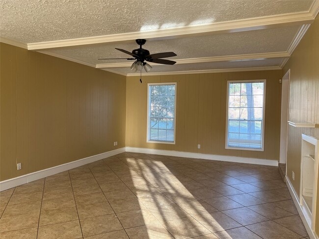 Foto del edificio - 28801 Holly Hill Dr