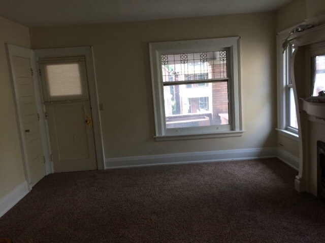 Primary Photo - 636 W 9th St
