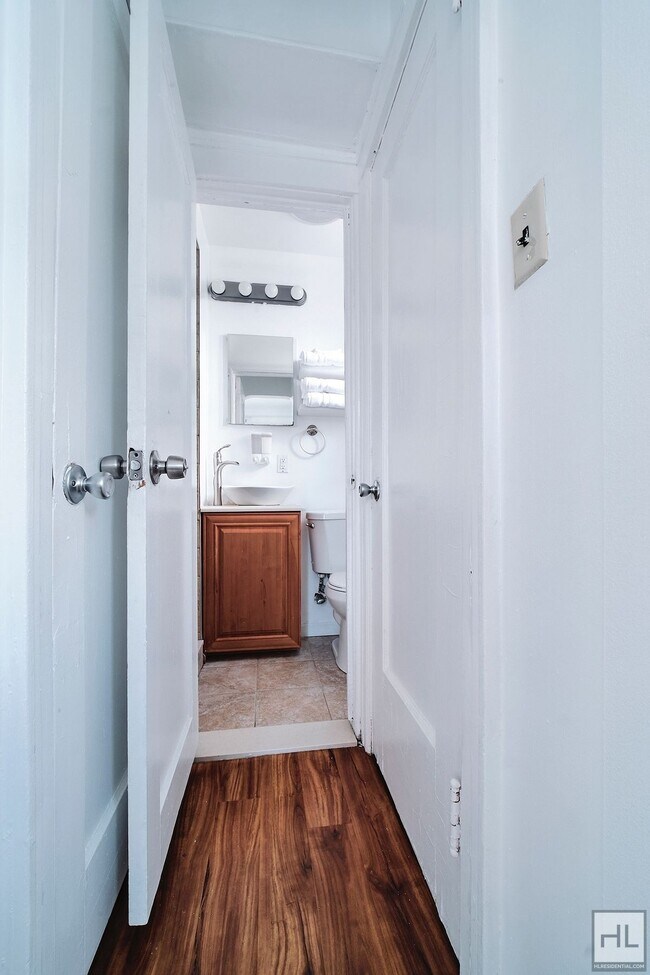 Foto del edificio - 76 STREET