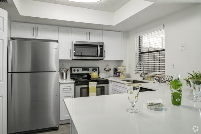 2HAB, 2BA - 1,215 ft² - Boca Colony