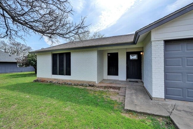 Building Photo - 602 Apache Trail