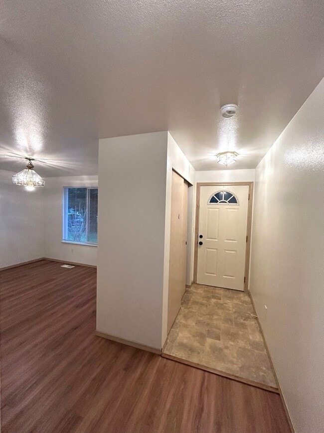 Building Photo - BECHTEL