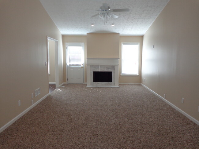 Foto del edificio - 780 Holcombe Woods Ct