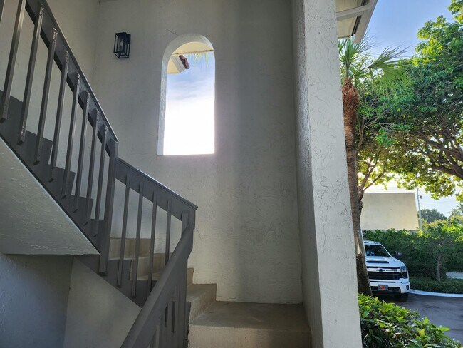 Foto del edificio - 30 Pelican Pointe Dr