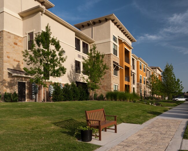 Old Hickory Square Apartments Frisco, TX