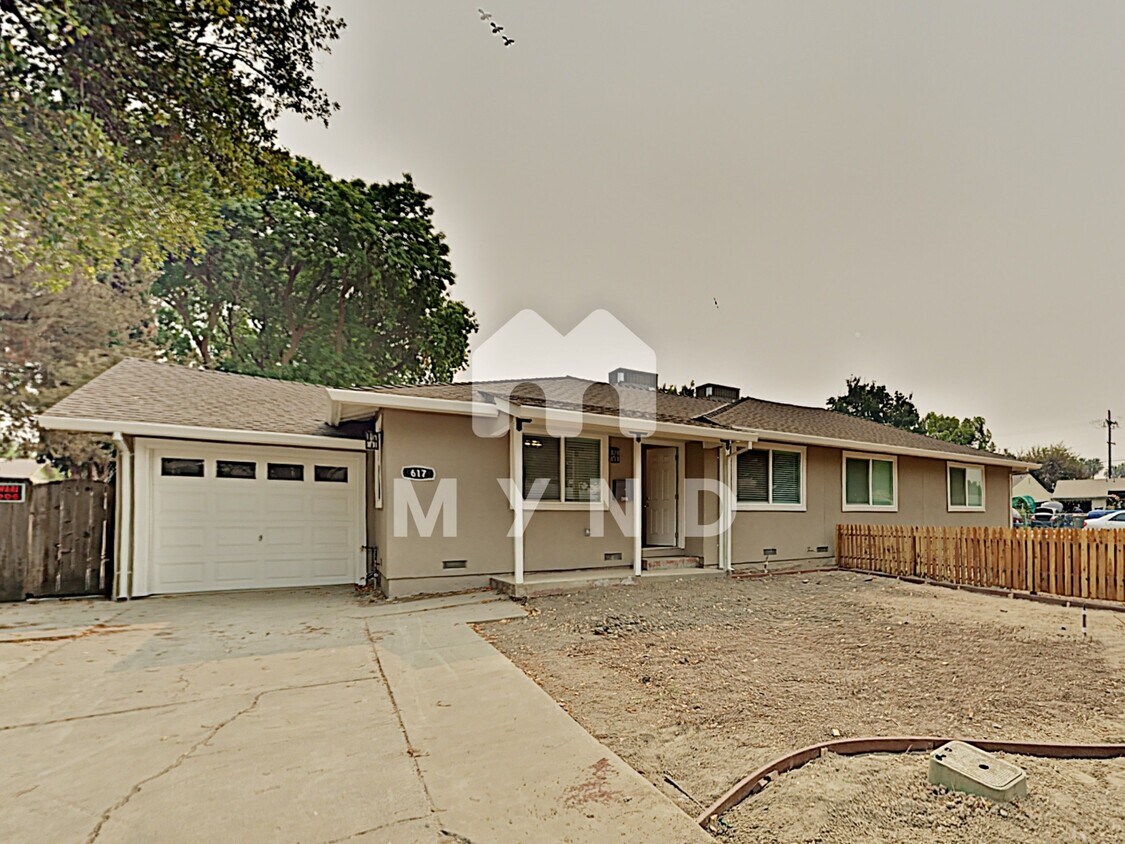Primary Photo - 617 Poplar St