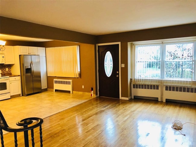Building Photo - 951 Mirabelle Ave
