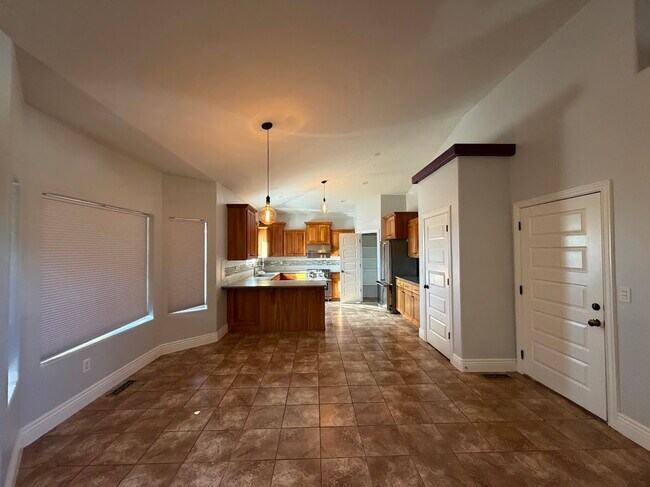 Foto del edificio - 818 S 4425 W