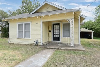 Building Photo - 2615 Stanford St