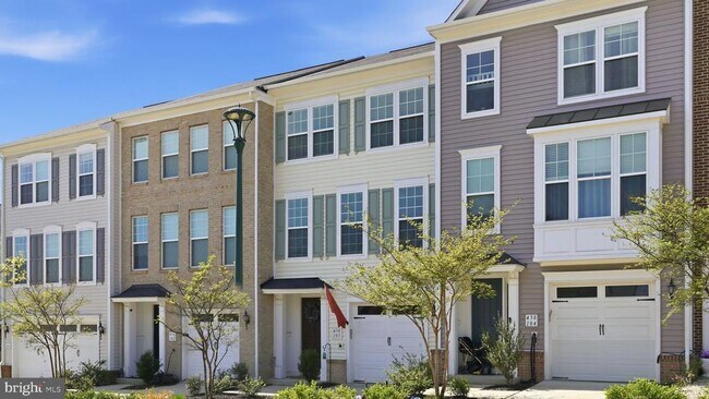 Building Photo - 438 Boxelder Dr