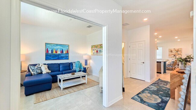 Foto del edificio - EXCEPTIONAL AND SPACIOUS FURNISHED TOWNHOME WITHIN WATERSIDE- NAUTIQUE!