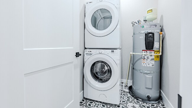 Building Photo - 2106 Oakes Ave