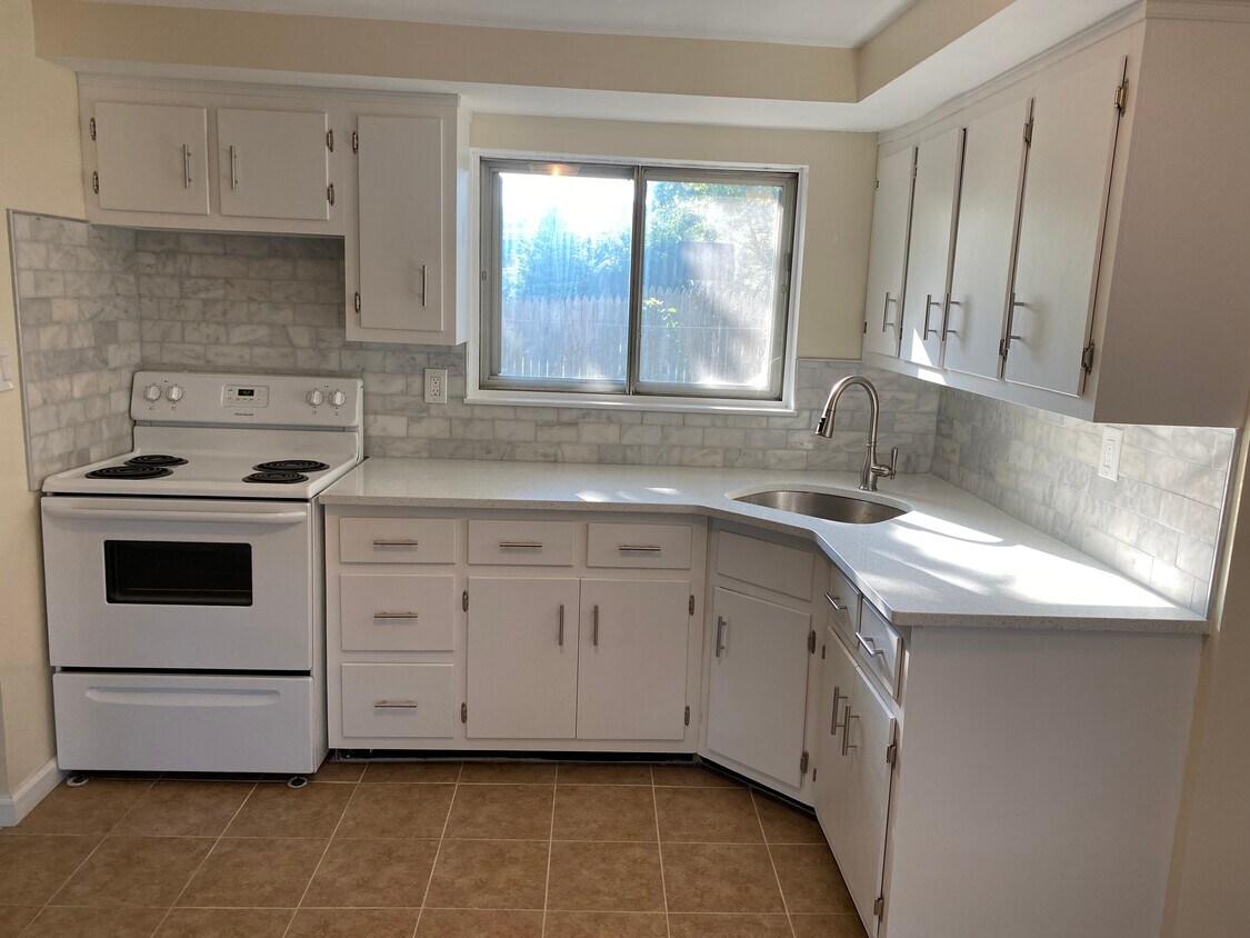 152 N Pine St, Massapequa, NY 11758 Apartments in Massapequa, NY