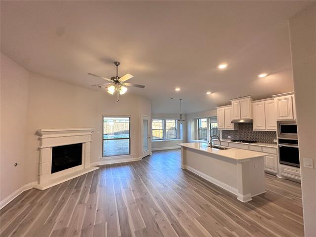 Foto del edificio - 5825 Sandown Dr