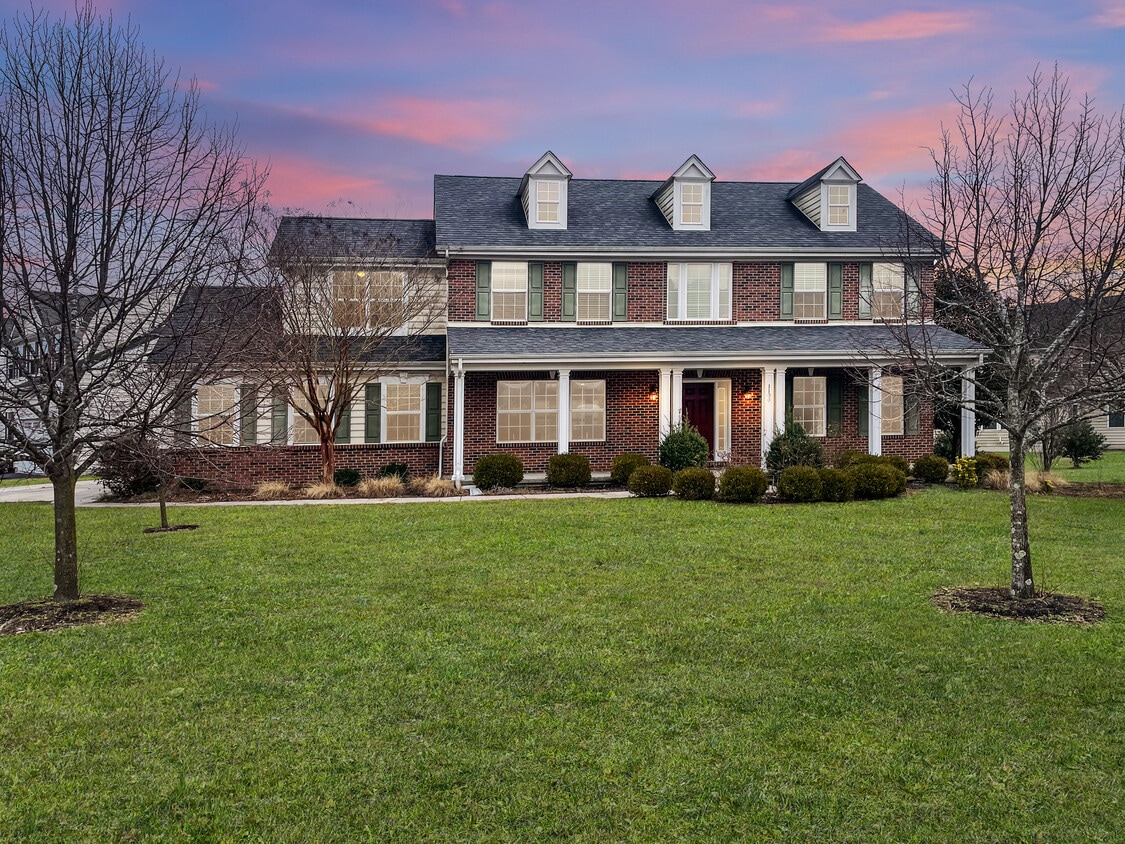 Primary Photo - 1100 La Grange Pky
