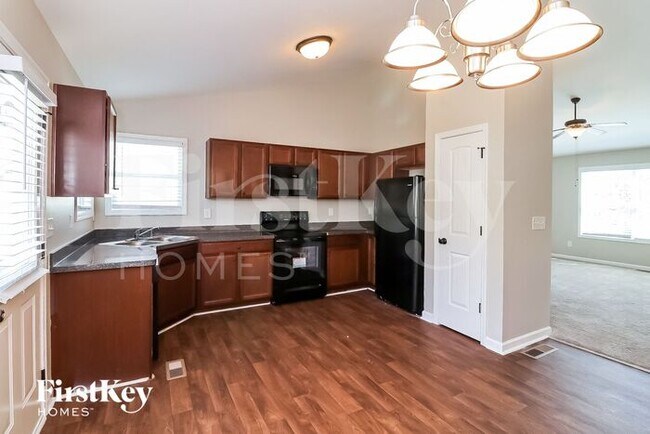 Building Photo - 40 Chimney Springs Dr SW