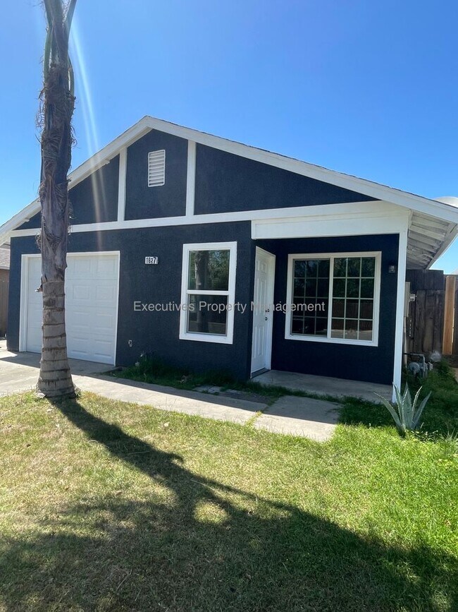 Building Photo - Home for Rent in Atwater - 1627 Mitchell L...