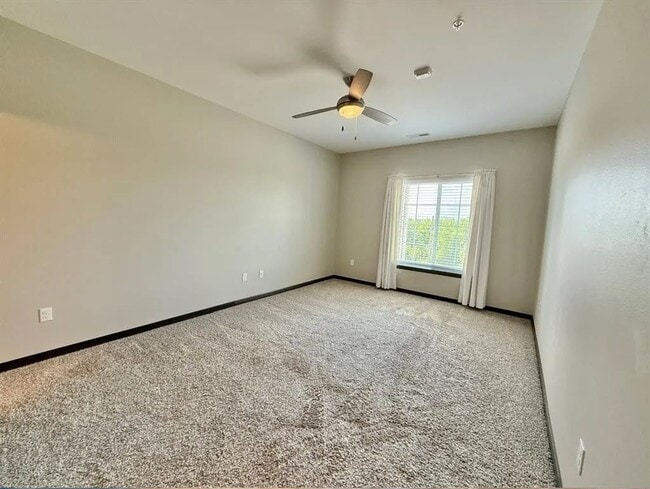 Building Photo - 2871 Spring Rose Cir