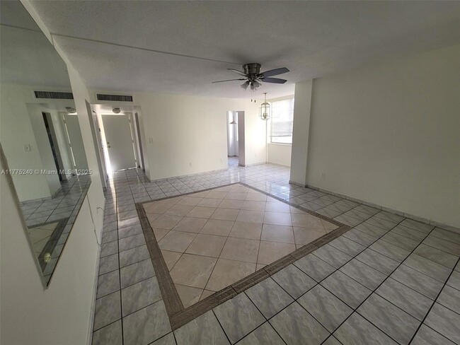 Foto del edificio - 16400 NE 17th Ave