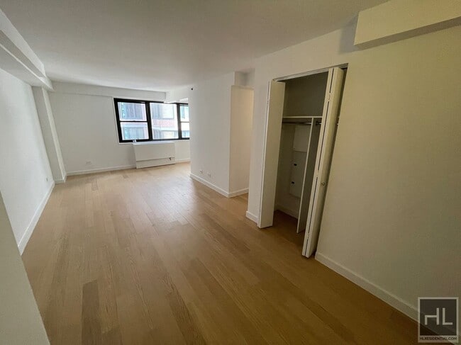 Building Photo - East 39th Street