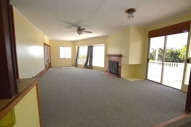 Building Photo - Wilhelmina Rise 2 bedroom Duplex