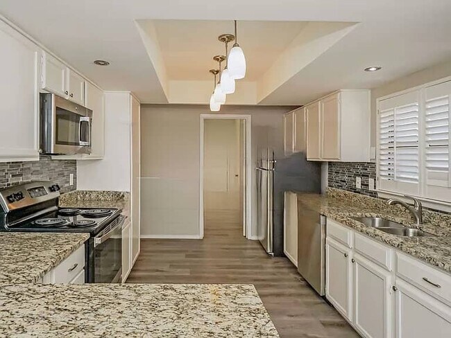 Building Photo - 3315 Cadbury Dr