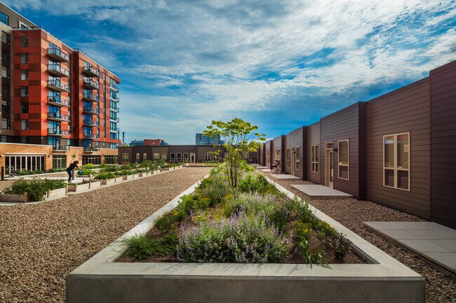 Foto del edificio - The Breese Apartments