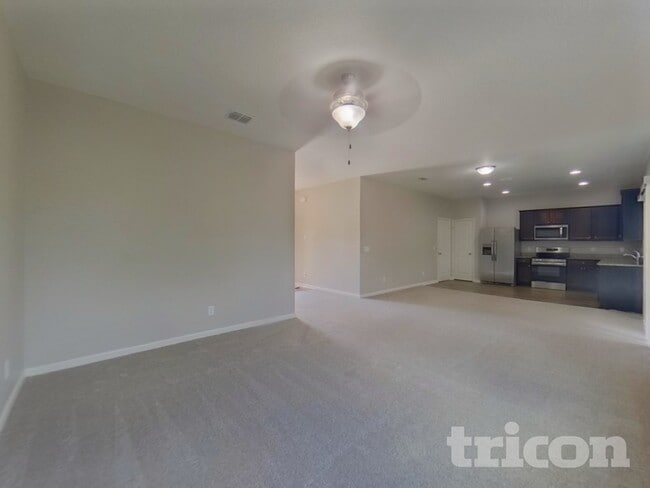 Building Photo - 1058 Lancelot Dr