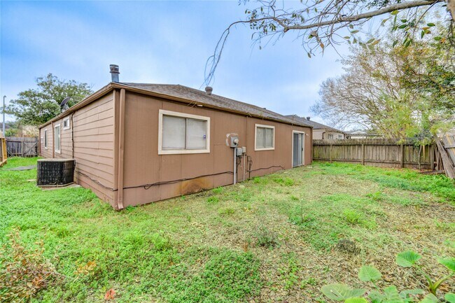 Foto del edificio - 12327 Fairmeadow Dr