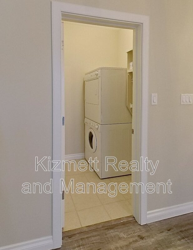 Building Photo - 9603 98 Ave NW