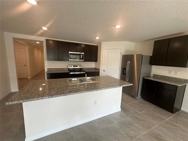 Building Photo - 1017 Golden Shiner Ave