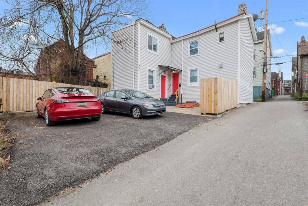 858 Lovitt Way Unit 858.1340022, Pittsburgh, PA 15212 Room for Rent