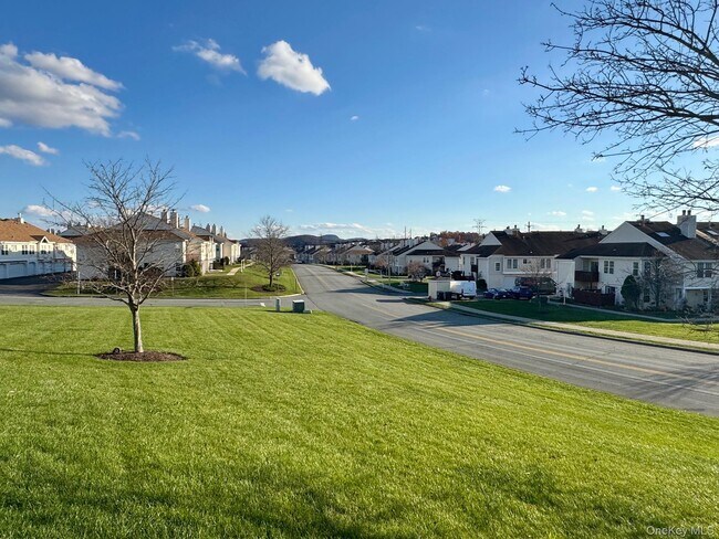 Foto del edificio - 3917 Whispering Hills Dr