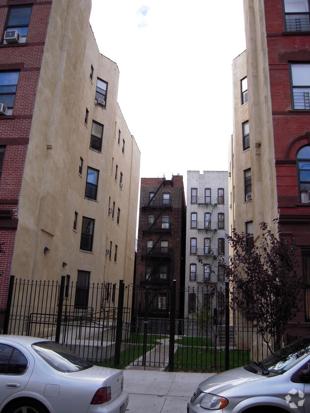 Foto del edificio - 110-112 W 134th St