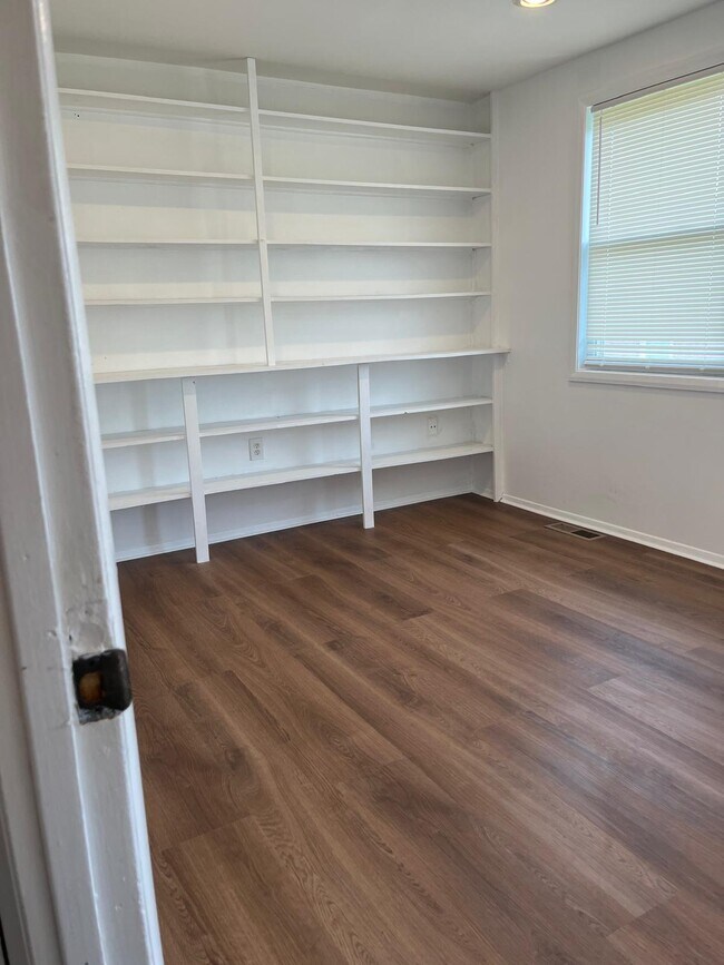 Foto del edificio - 2611 Hallam Ct