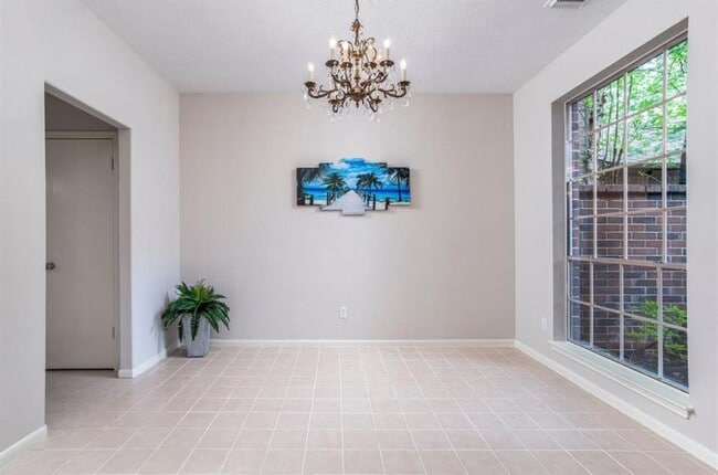 Building Photo - 134 Willowwood Cir