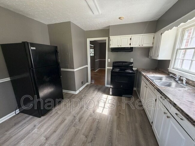 Building Photo - 127 Mc Cartha Dr