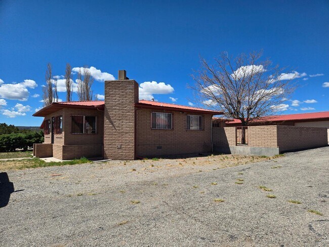 Foto del edificio - 125 Poor Farm Rd