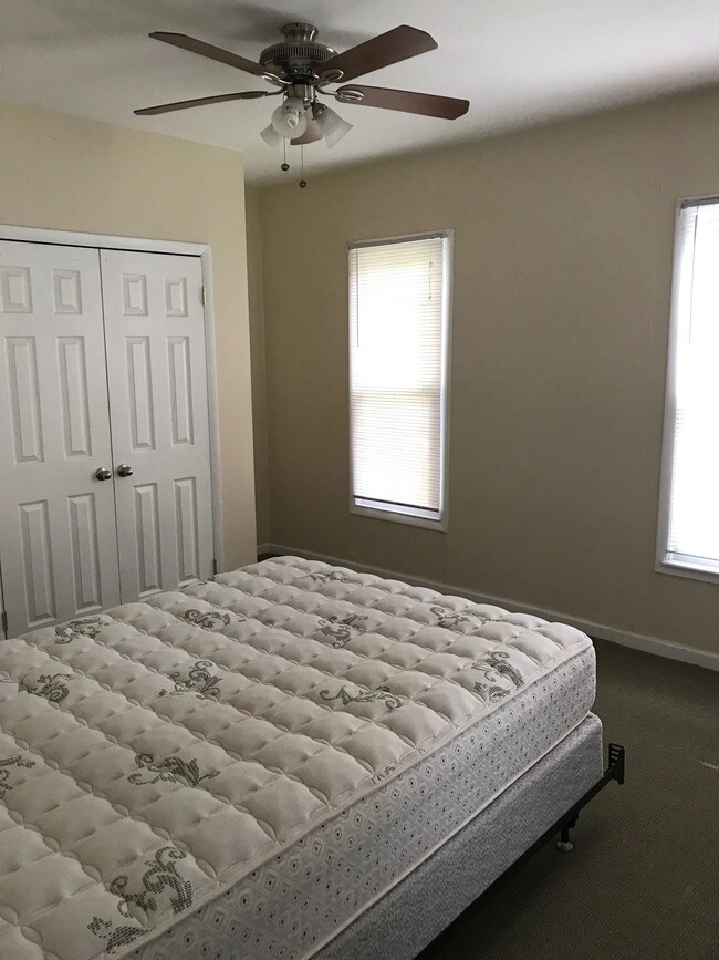 Building Photo - 5 Brook St