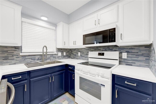 Building Photo - 1604 Avocet Ave W