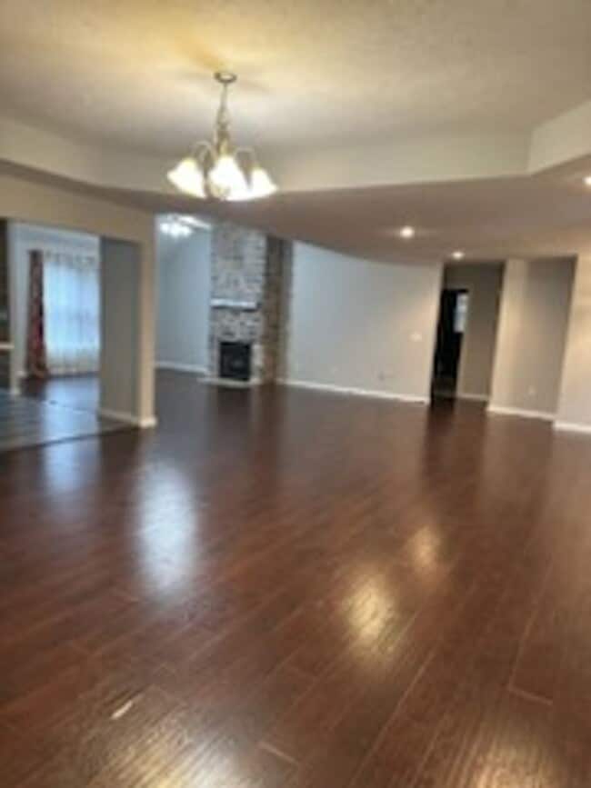 Foto del edificio - 3 Bedroom with Garage! HOA PAID!