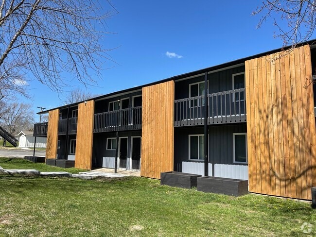 Building Photo - Chelsea Apartments