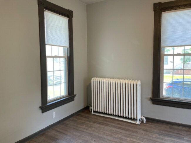 Building Photo - 301 W Lincoln St