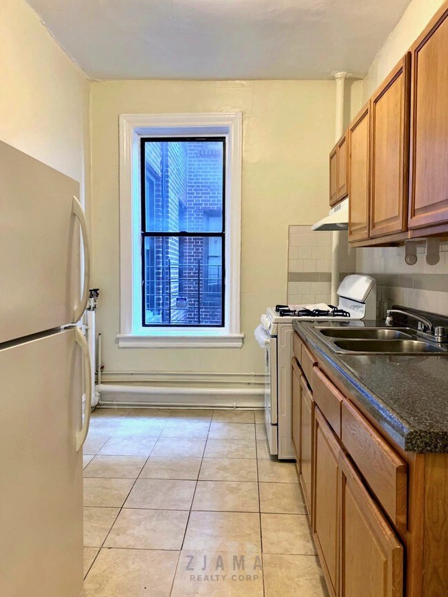 Building Photo - 621 Lefferts Ave