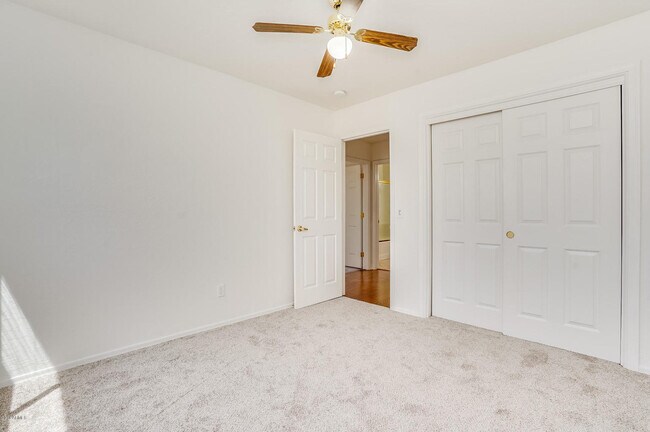 Foto del edificio - 5433 W Fairview St