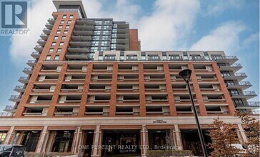 Building Photo - 3091-3091 Dufferin St